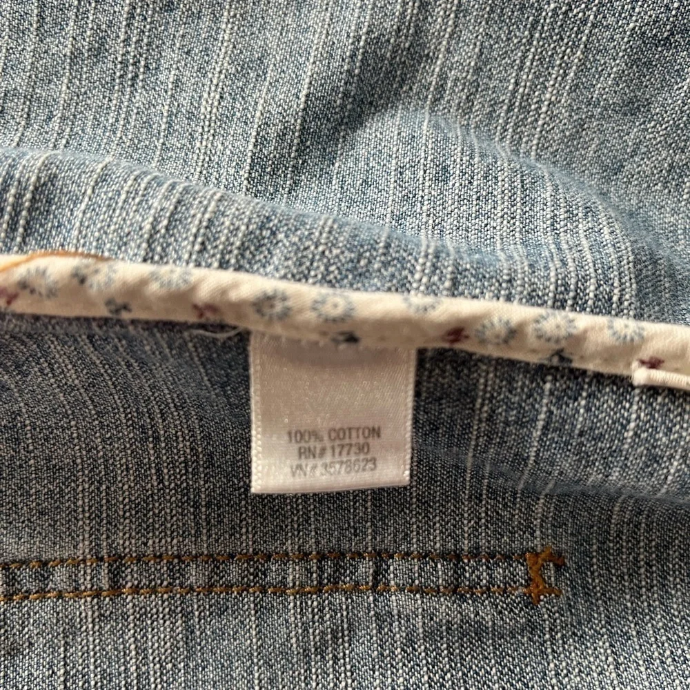 Mossimo Denim Jean Jacket with Floral Patchwork. 100% Cotton. Girls Size Small.